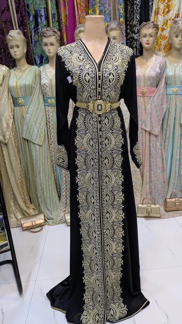 Caftan Noir Luxe – Broderie Dorée